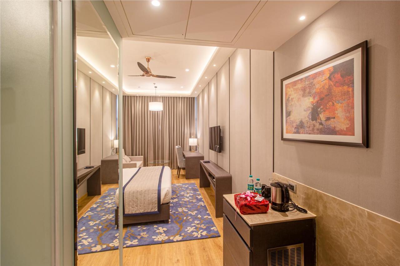 The Cove Wing Hotel Panchkula Ngoại thất bức ảnh